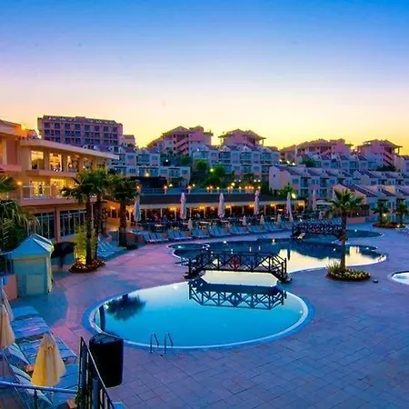 Wyndham Residences Golf & Pensión Soke